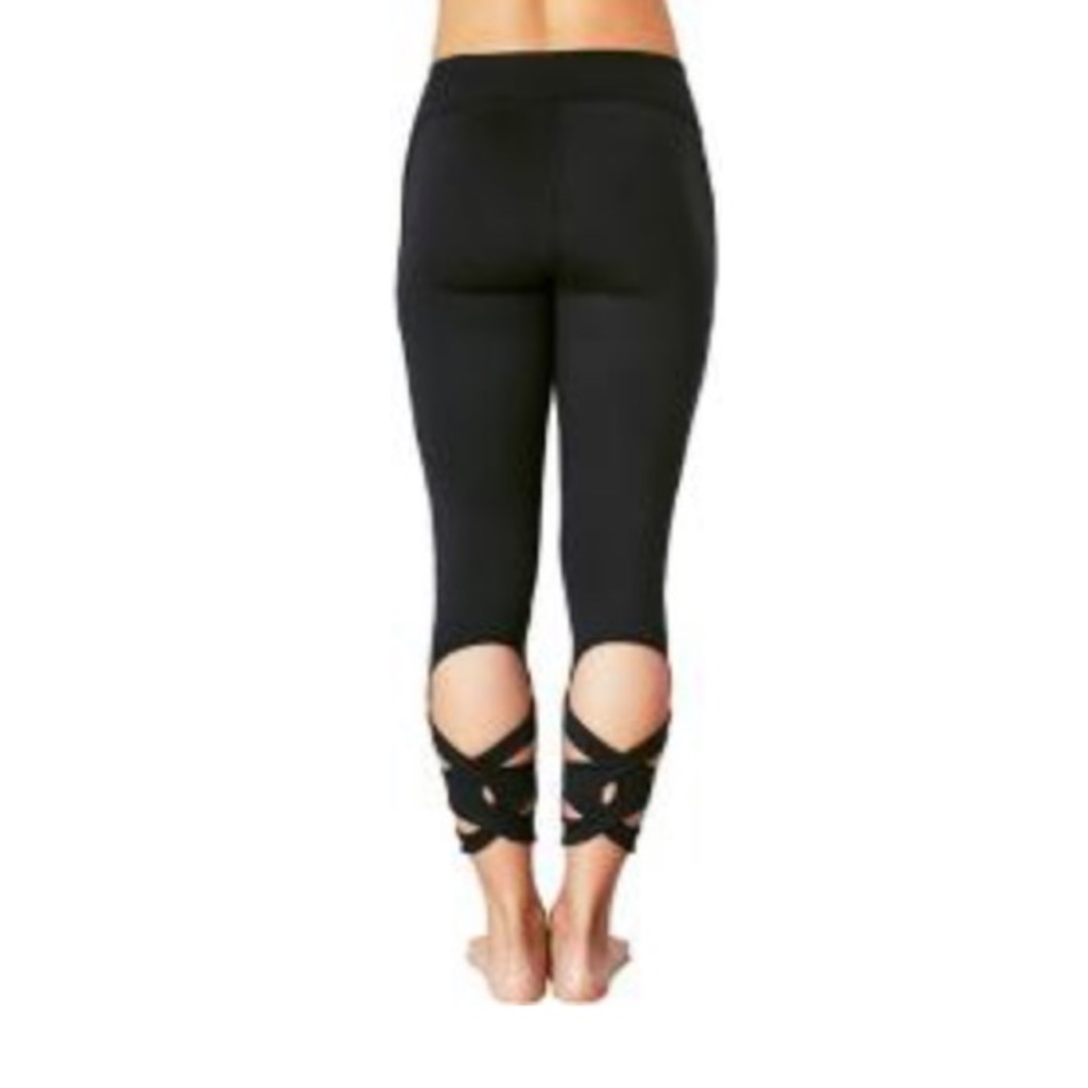NWOT Manduka Cross-Back Crop Black Leggings Medium
